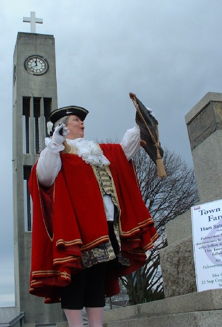 NZ's top Town Crier is 'local' Caroline Robinson, Palmerston North city, Manawatu, New Zealand - 14 July 2001