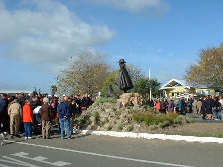 Drover & Dog - the public unveiling of the bronze sculpture/statue on Kimbolton Road, in front of the Courthouse, Feilding, Manawatu, New Zealand - 31 May 2003. Click photo to view more photos of this event.